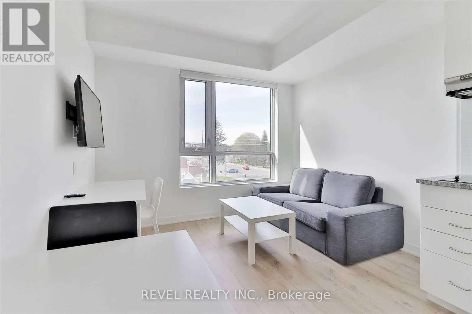 204 - 1800 SIMCOE STREET N, #204