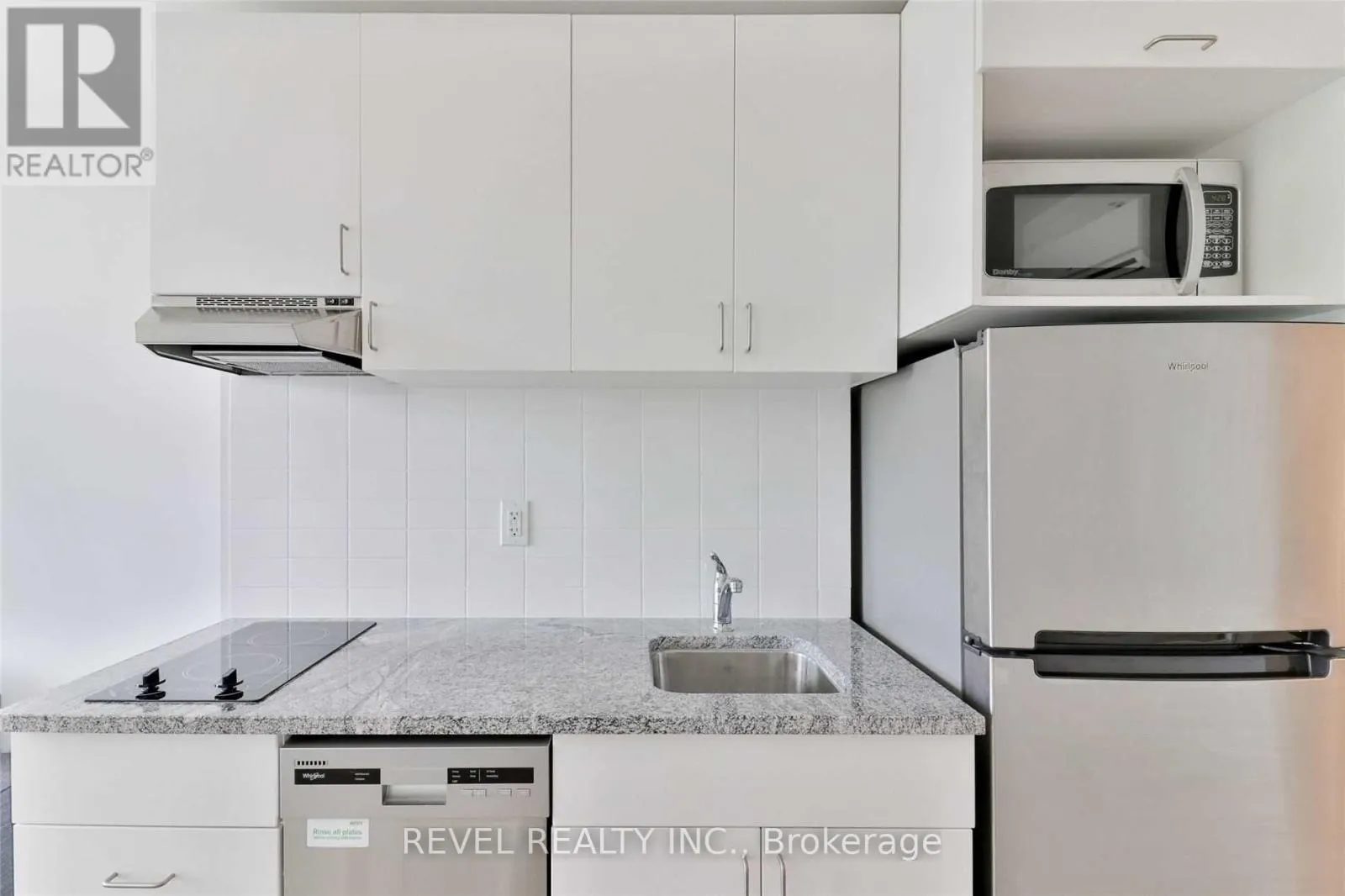 204 - 1800 SIMCOE STREET N, #204