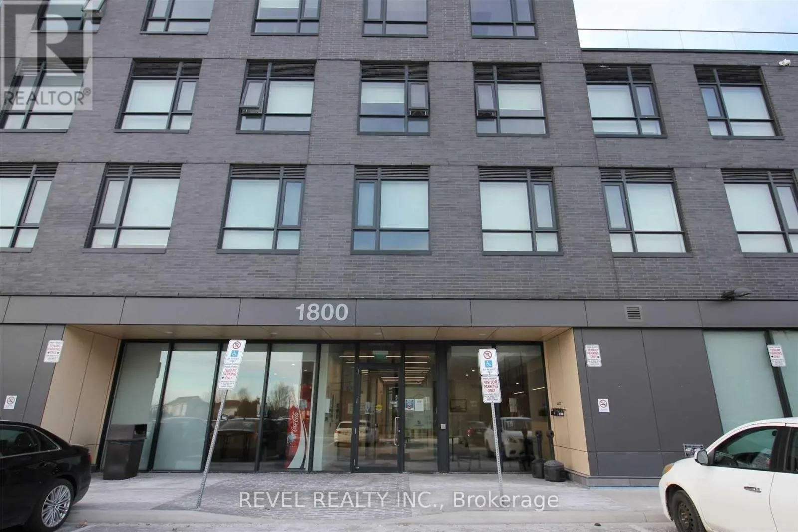204 - 1800 SIMCOE STREET N, #204