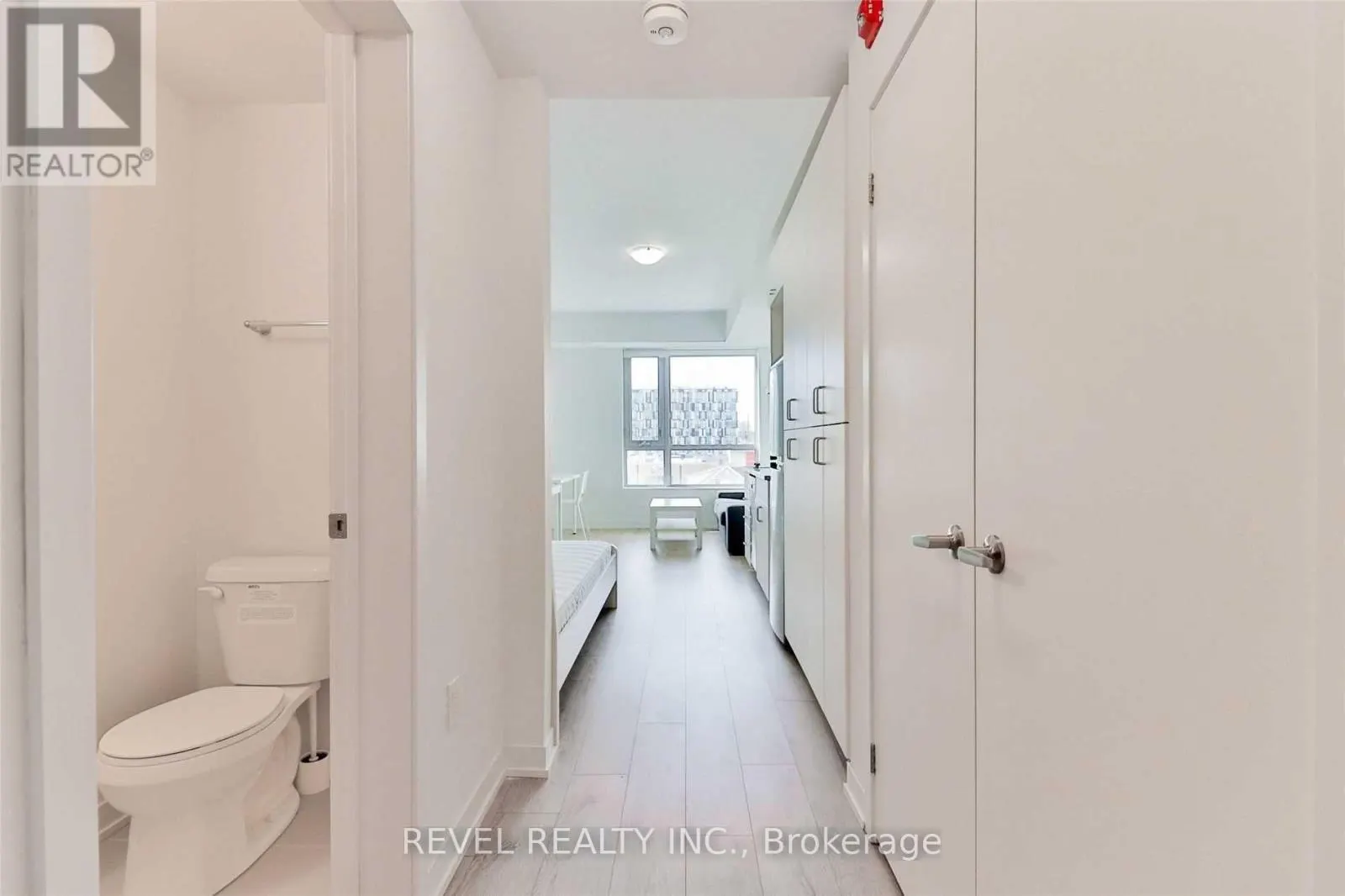 204 - 1800 SIMCOE STREET N, #204
