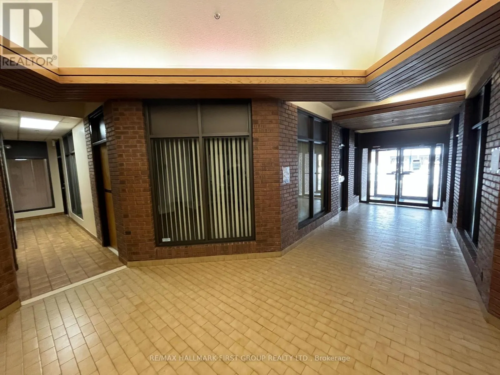 OM2#8 - 1400 BAYLY STREET