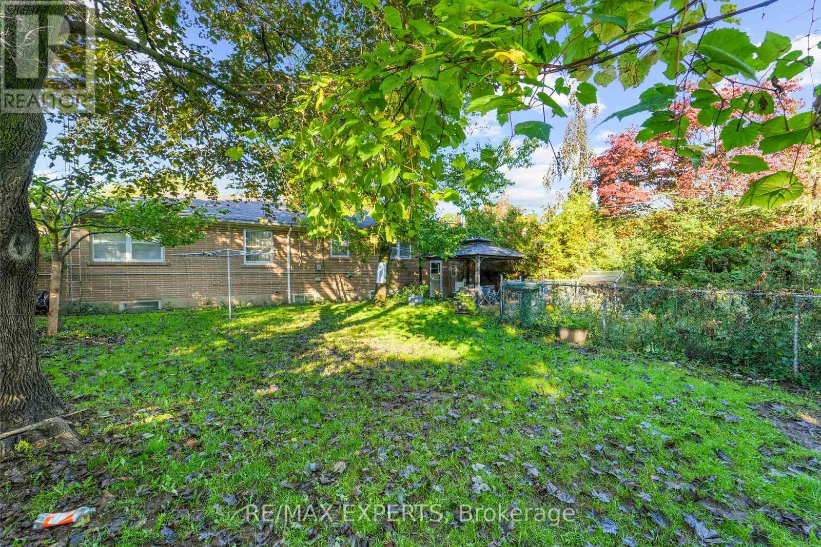 19 DUNCOMBE BOULEVARD