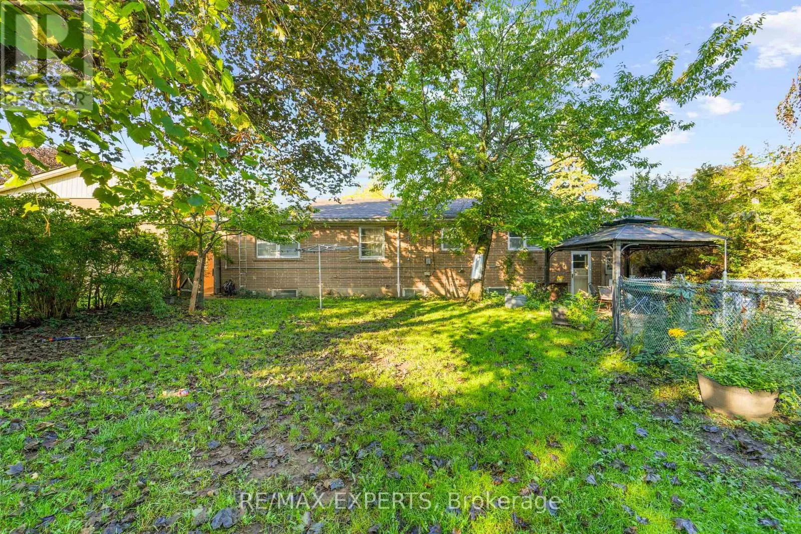 19 DUNCOMBE BOULEVARD