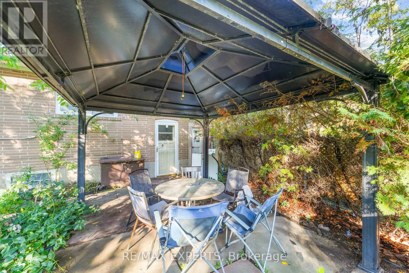 19 DUNCOMBE BOULEVARD