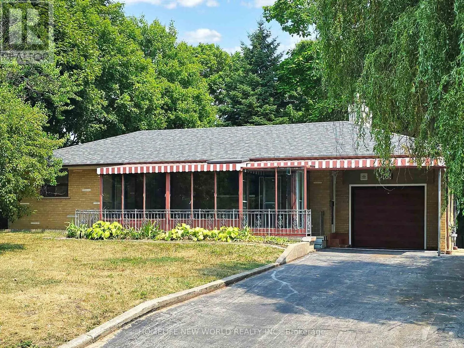 65 DONALDA CRESCENT