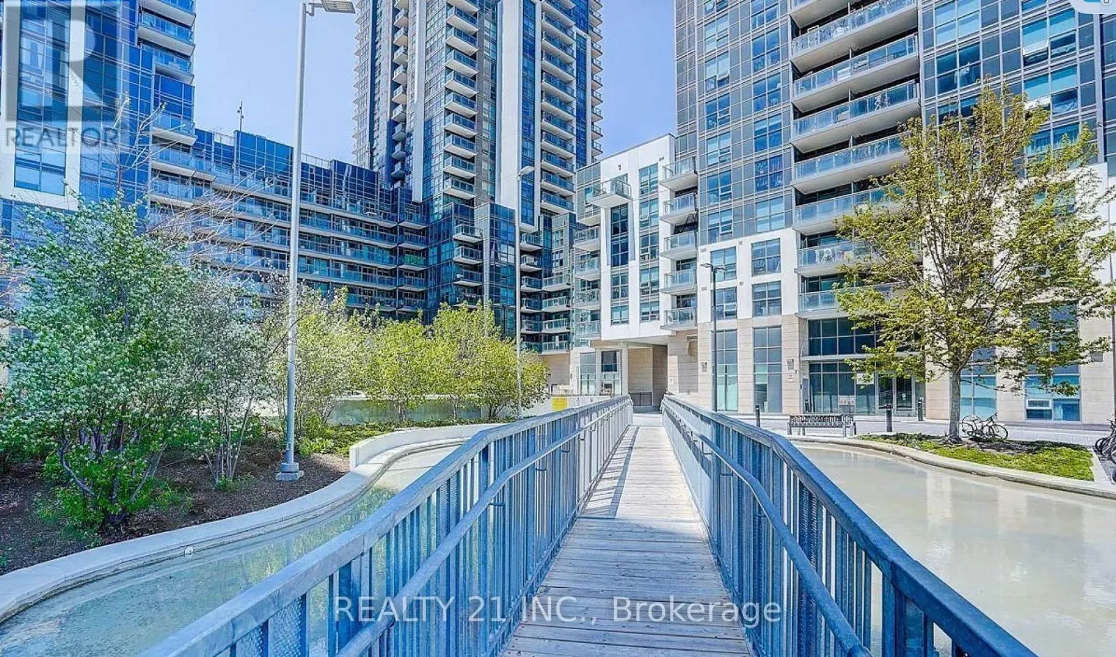 519 - 30 MEADOWGLEN PLACE