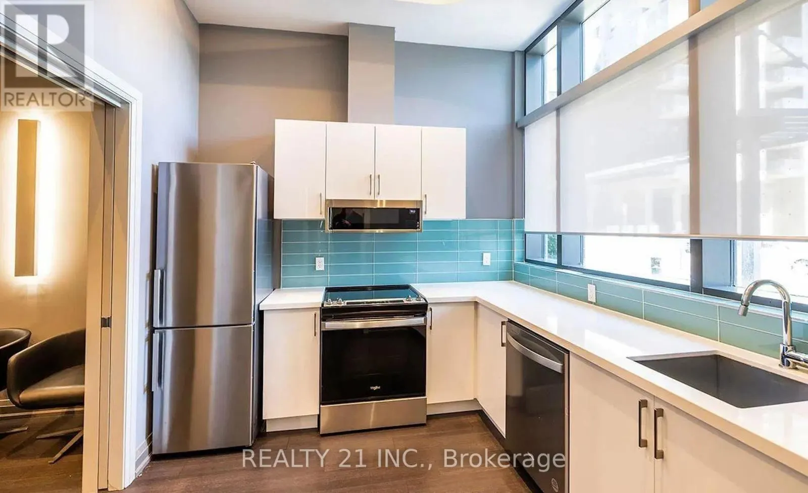 519 - 30 MEADOWGLEN PLACE