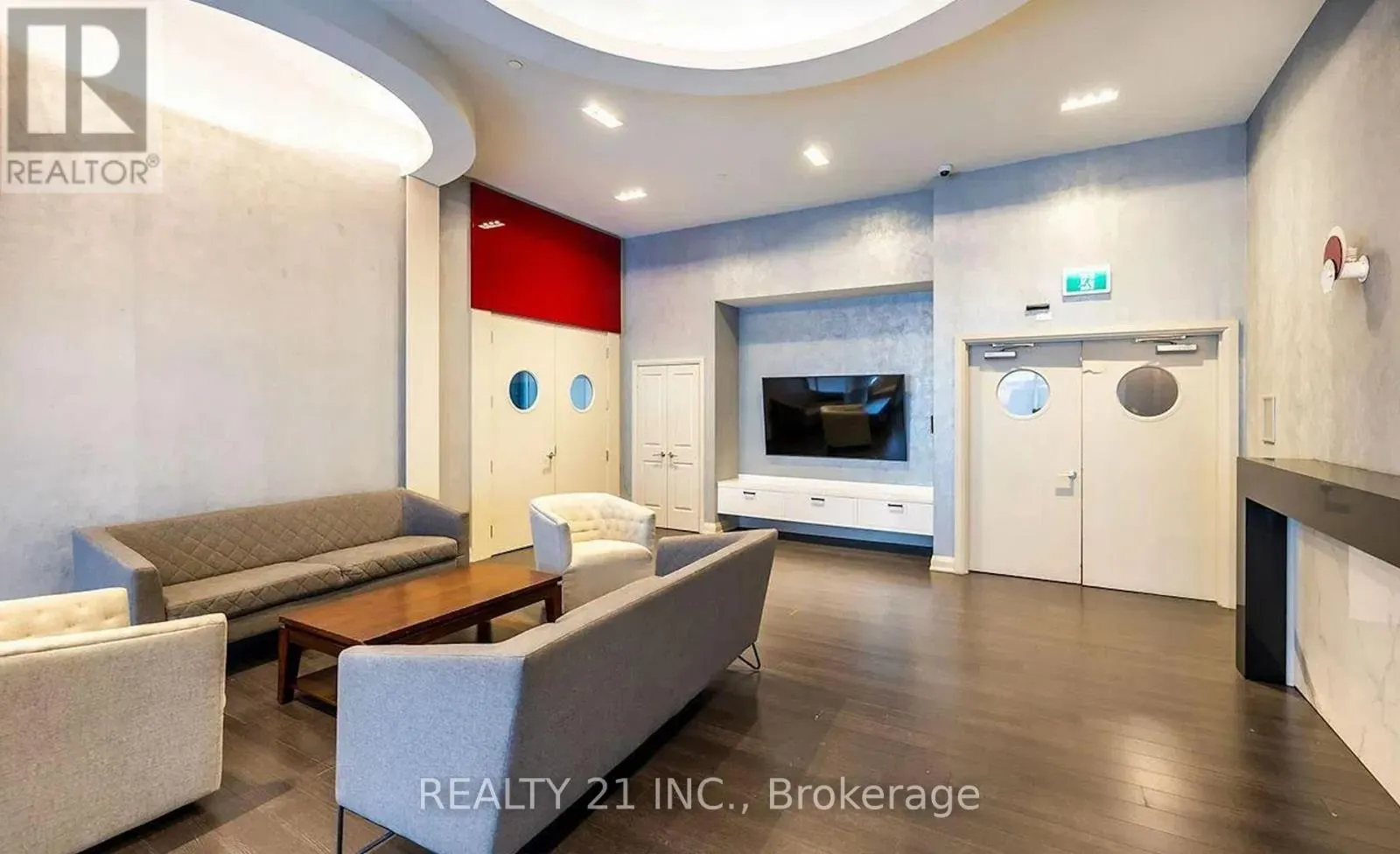 519 - 30 MEADOWGLEN PLACE