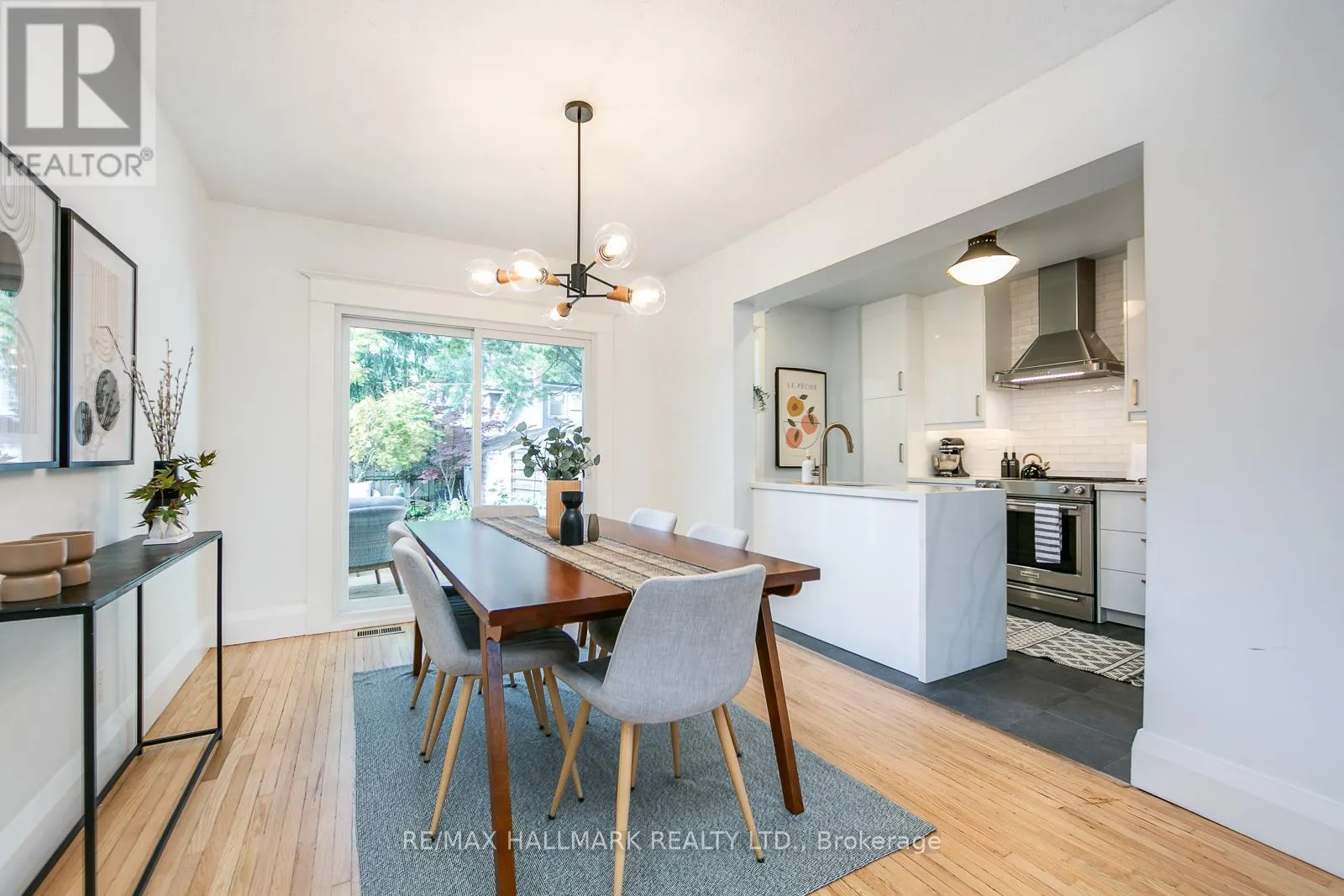 120 WARDEN AVENUE