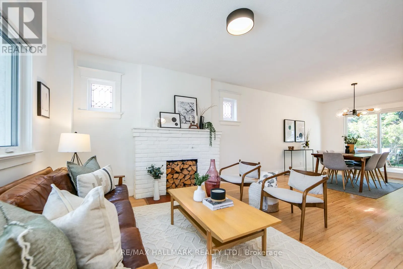120 WARDEN AVENUE