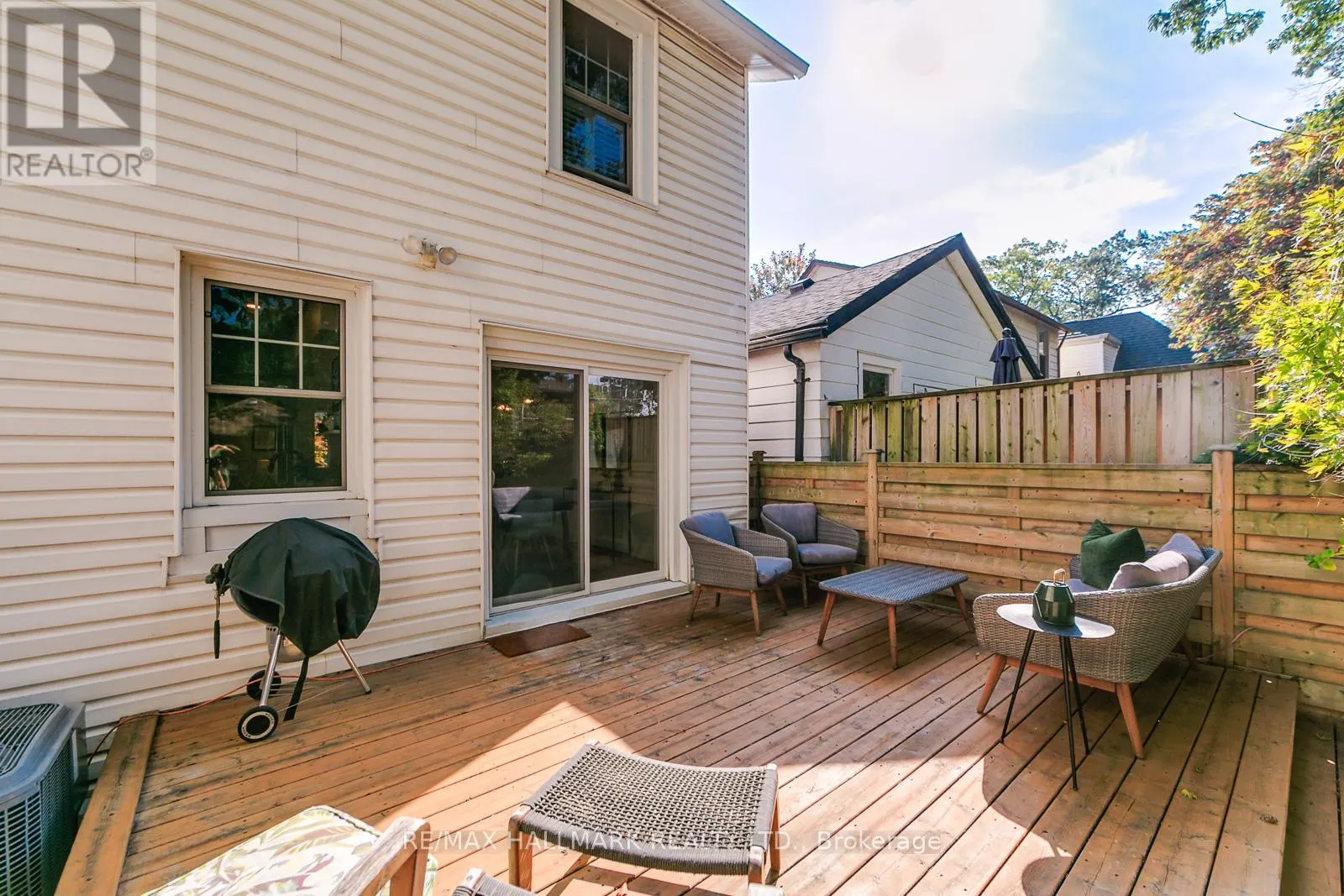 120 WARDEN AVENUE