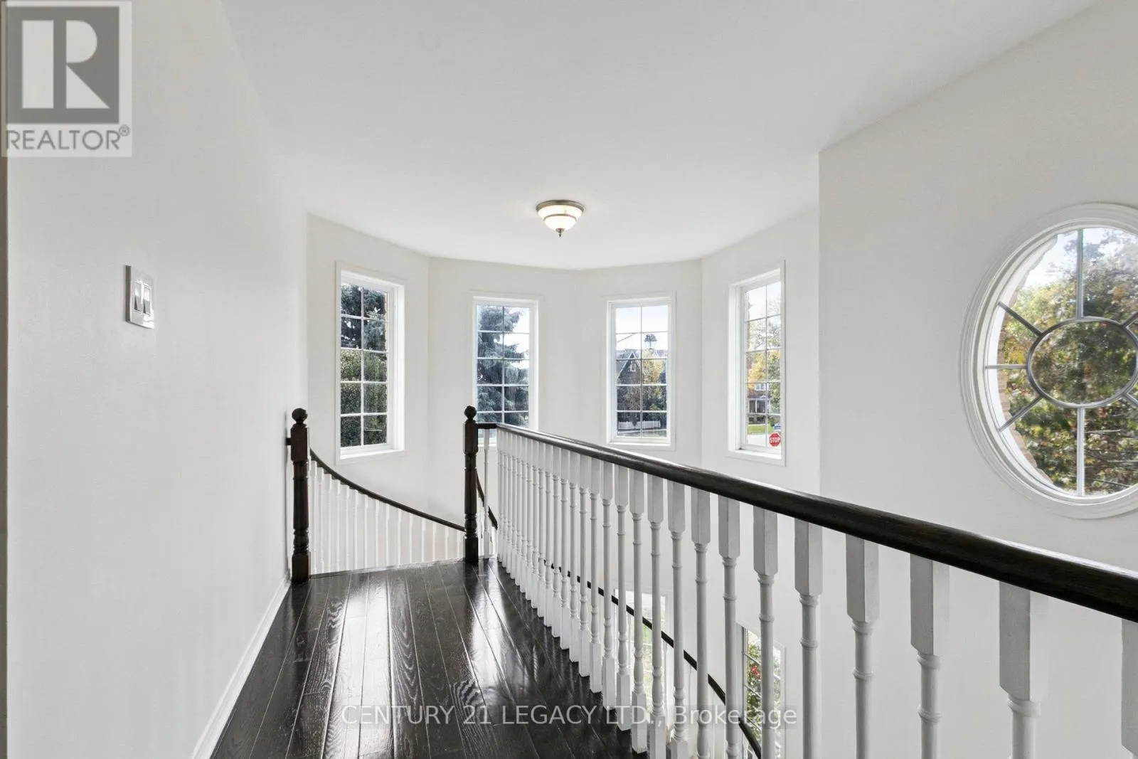 1 BRIMFOREST GATE