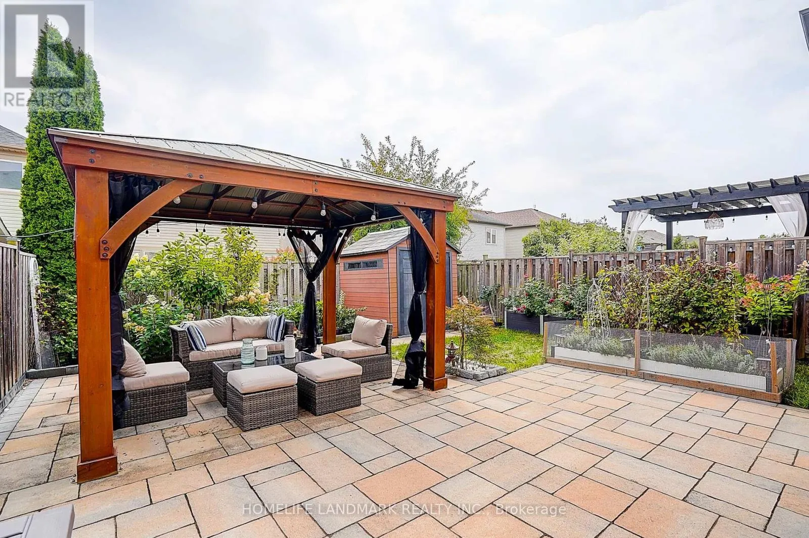 21 DONLEVY CRESCENT