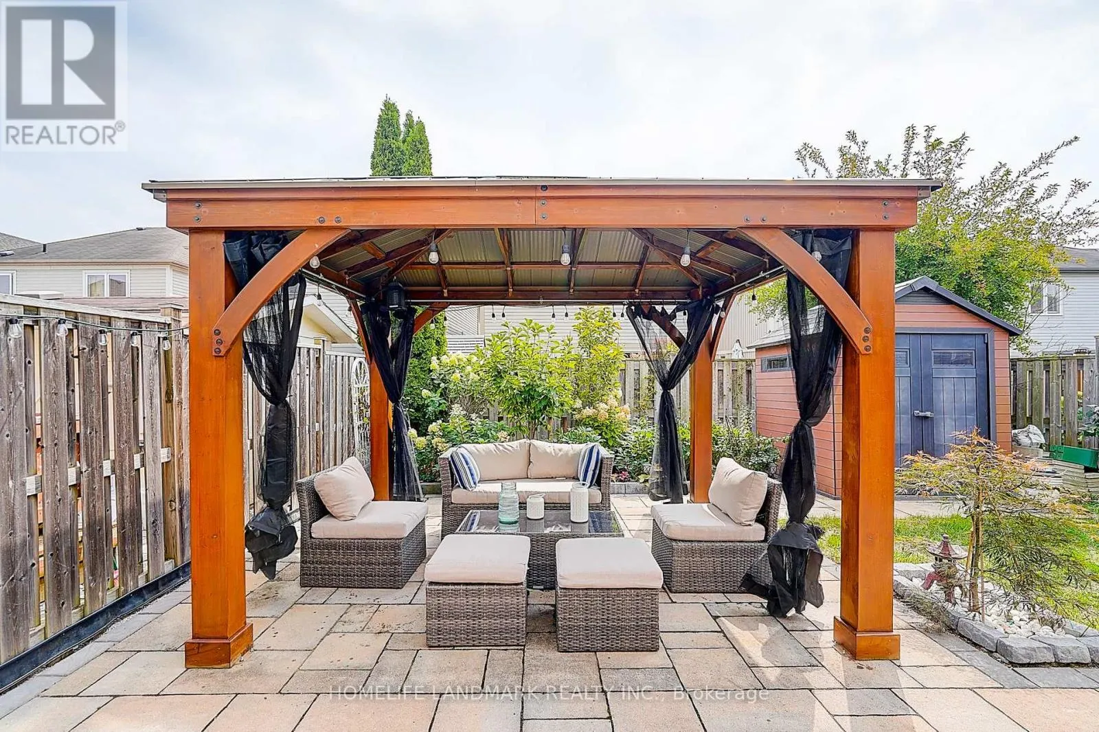 21 DONLEVY CRESCENT