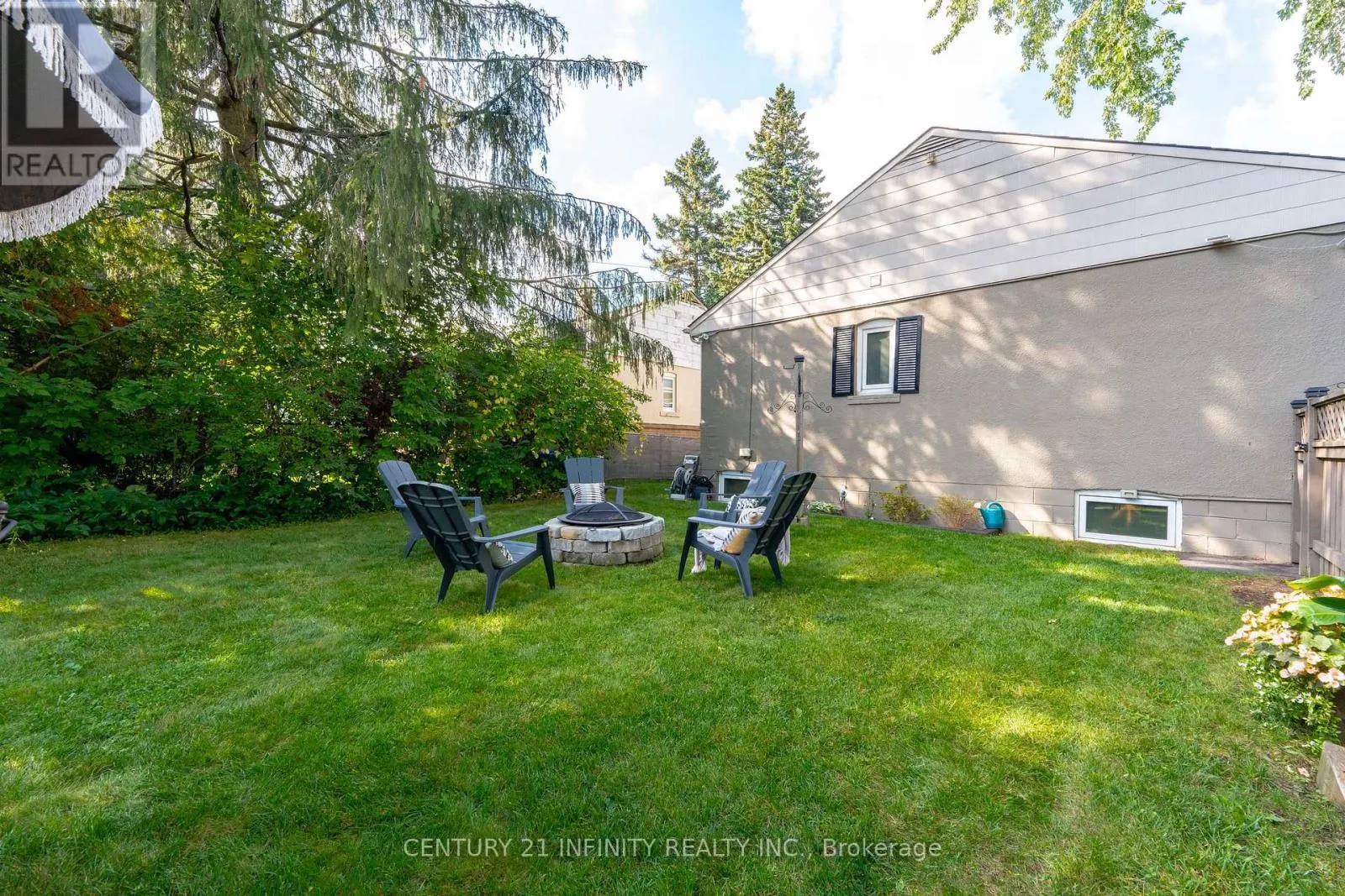 43 COLONIAL AVENUE
