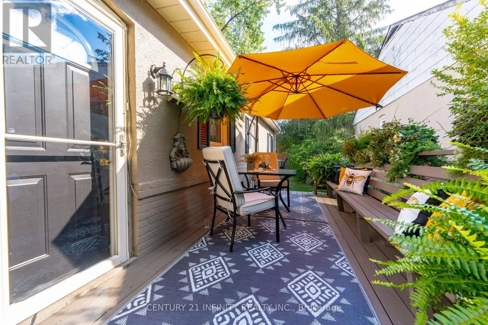 43 COLONIAL AVENUE