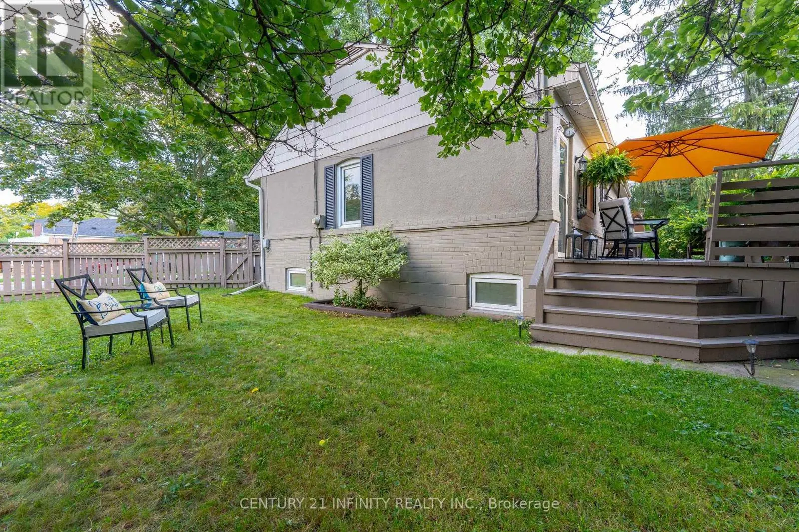 43 COLONIAL AVENUE
