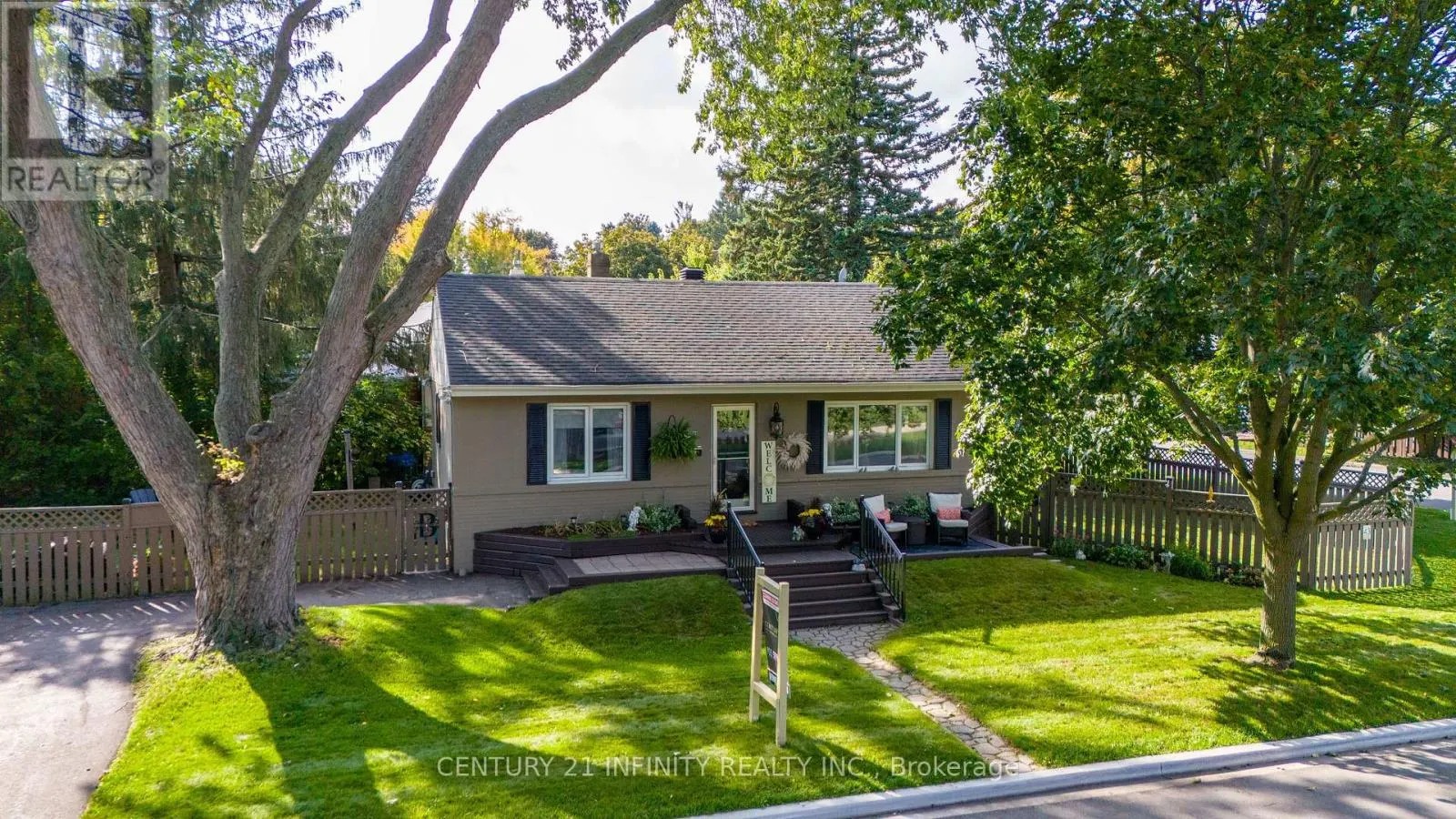 43 COLONIAL AVENUE