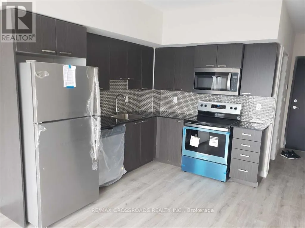 PH6 - 2152 LAWRENCE AVENUE E