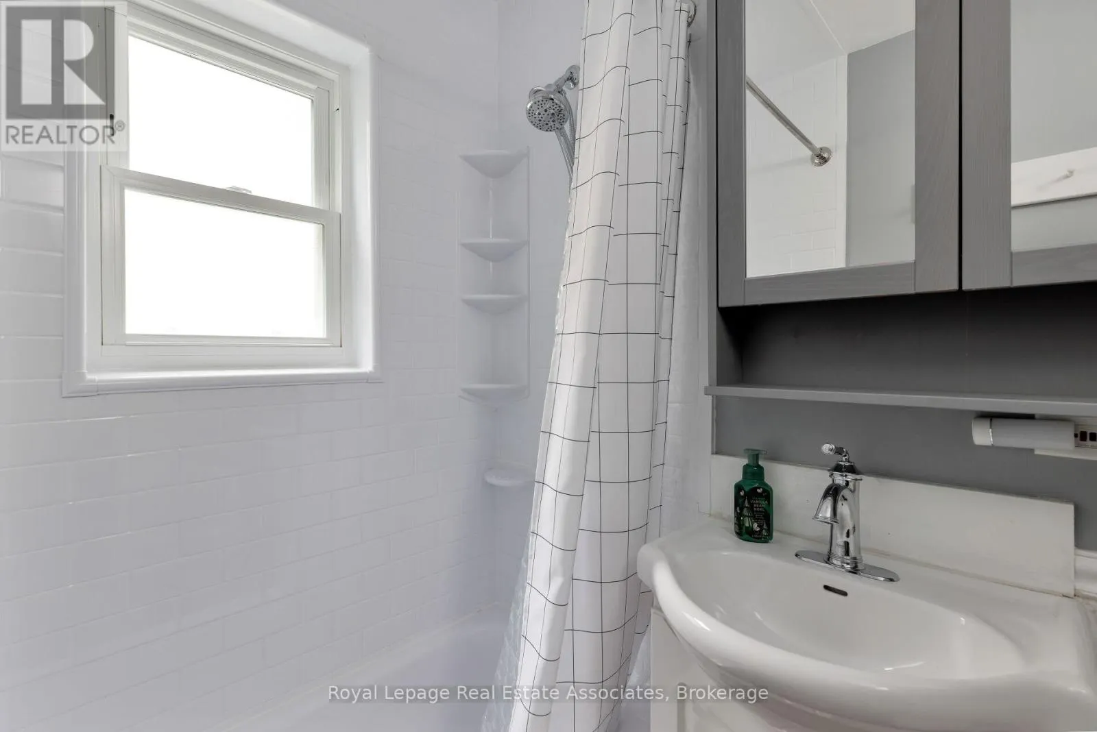 7 MAYBOURNE AVENUE