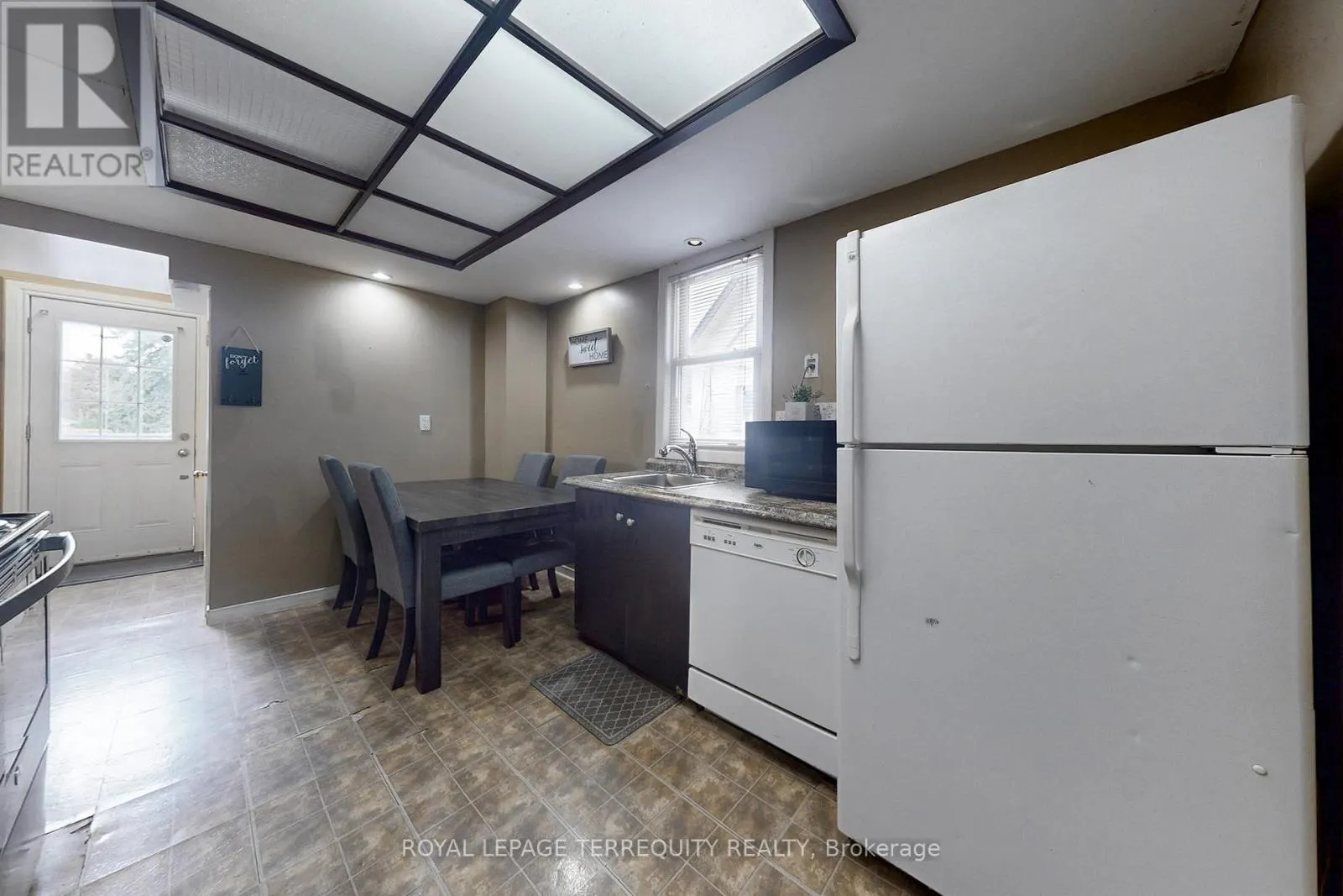 104 PARK ROAD S