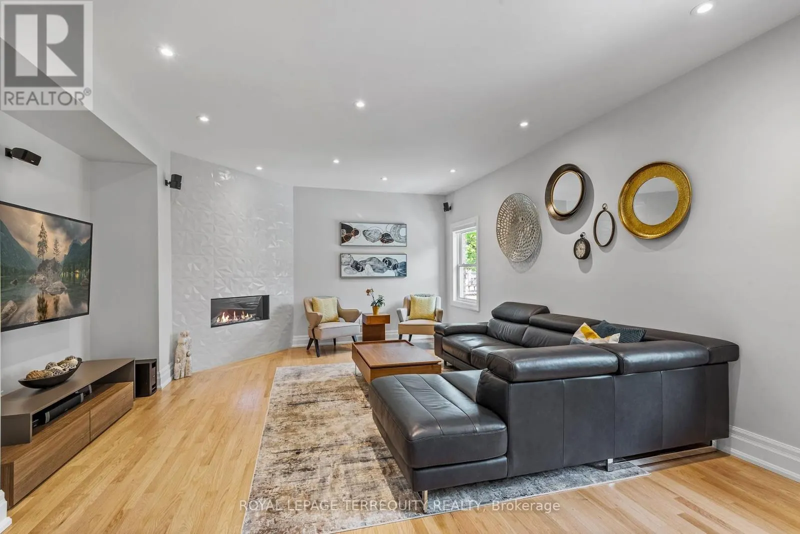 507 ROUGEMOUNT DRIVE