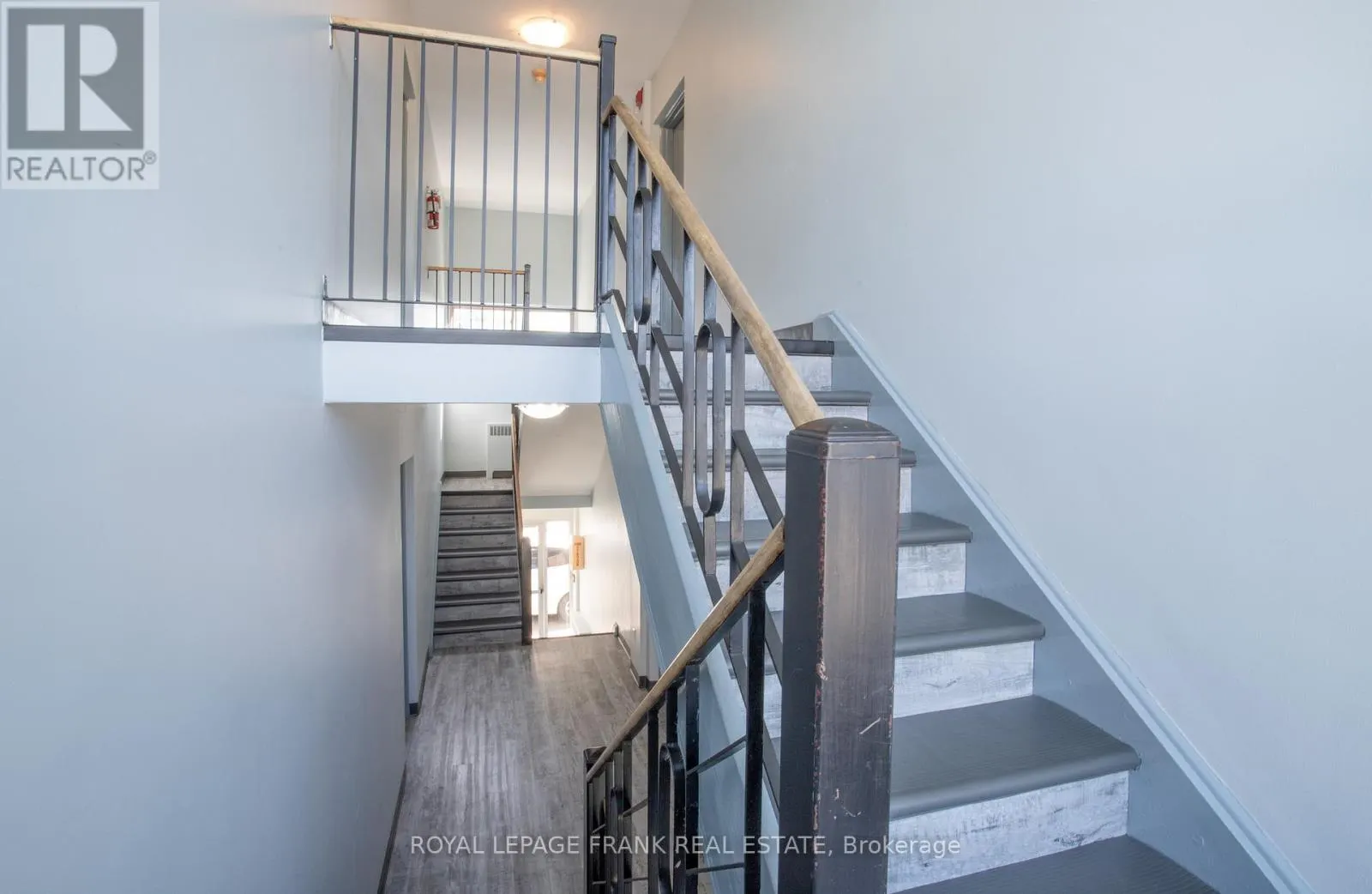 203 OSHAWA BOULEVARD S