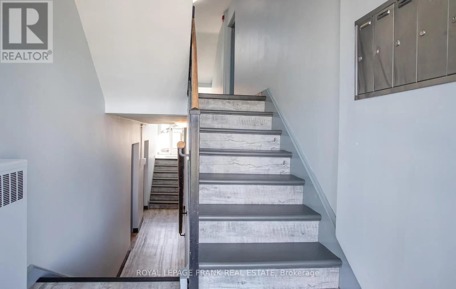 203 OSHAWA BOULEVARD S