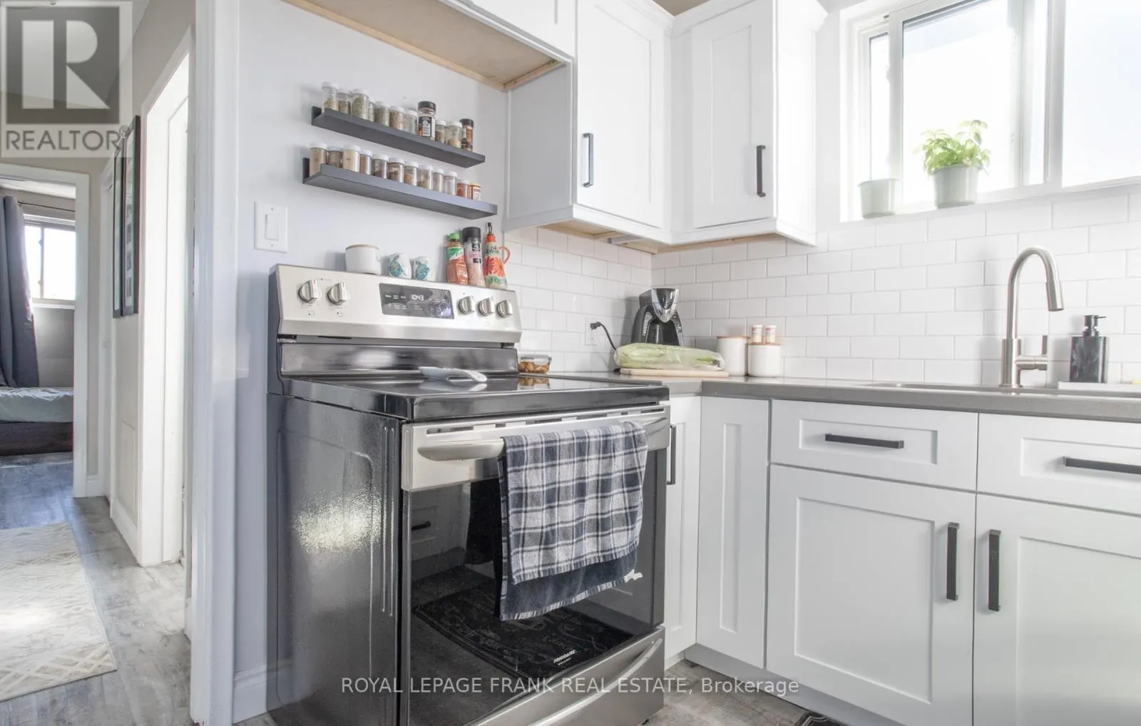 203 OSHAWA BOULEVARD S