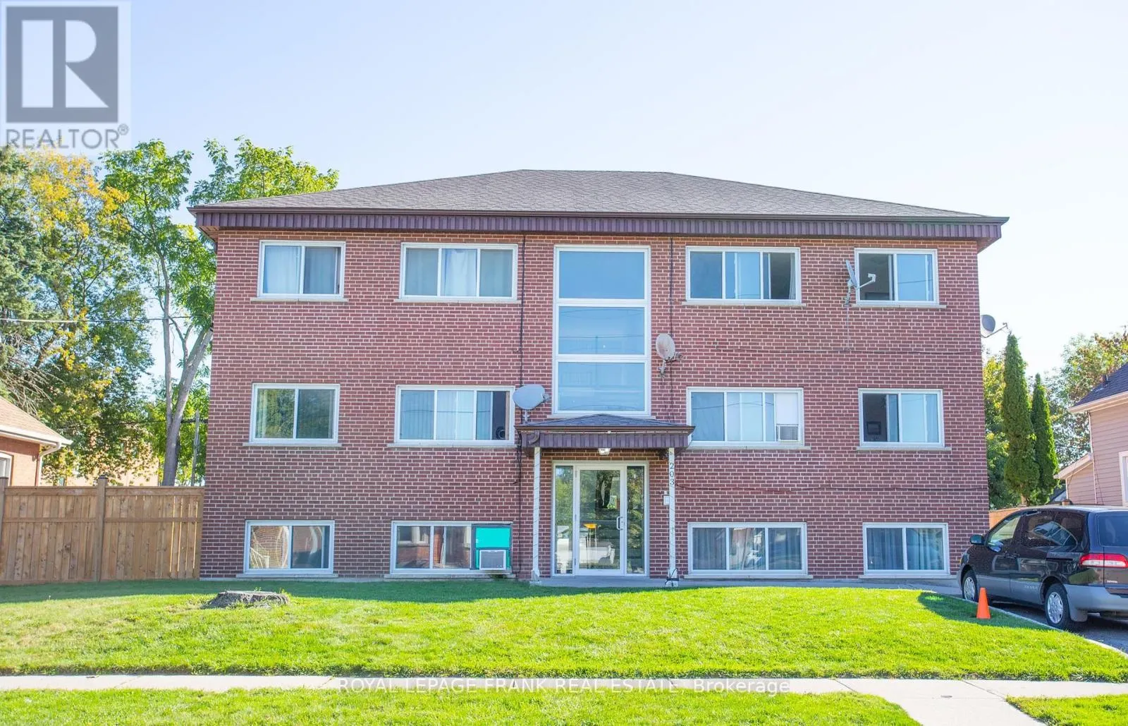 203 OSHAWA BOULEVARD S