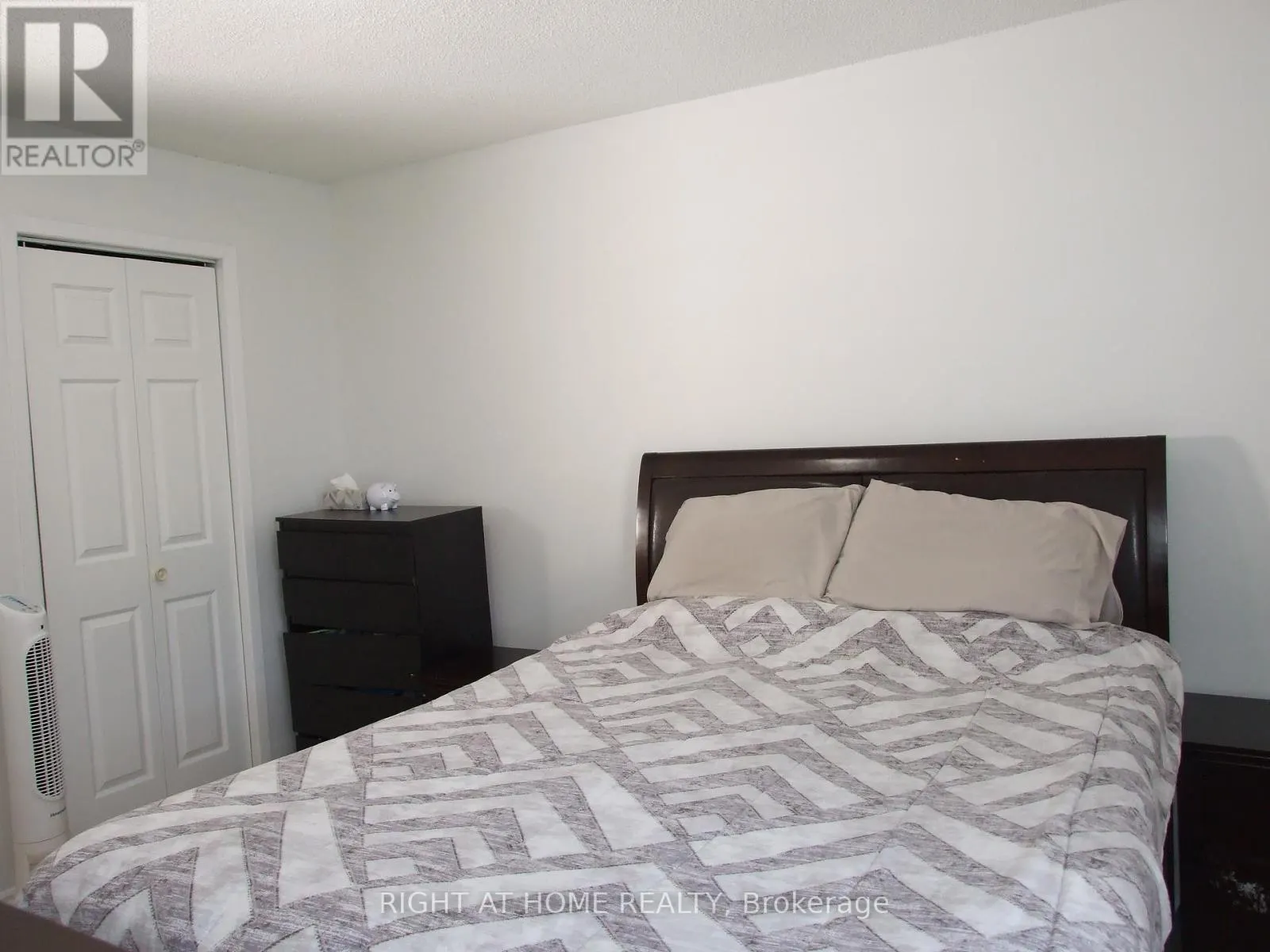 53 RENFIELD CRESCENT