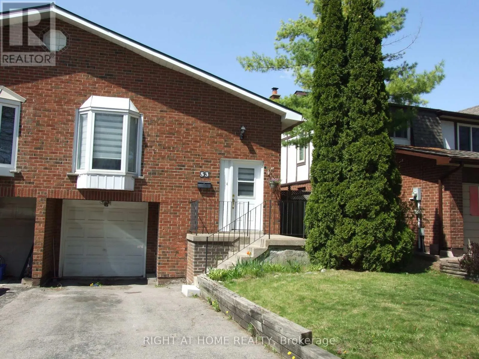 53 RENFIELD CRESCENT