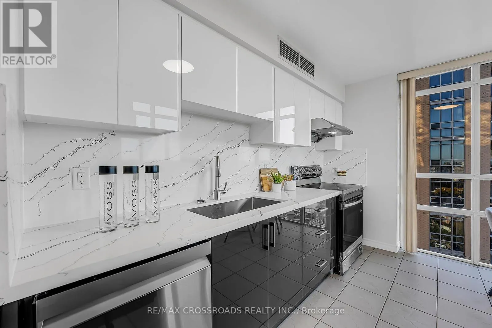 1307 - 8 MONDEO DRIVE
