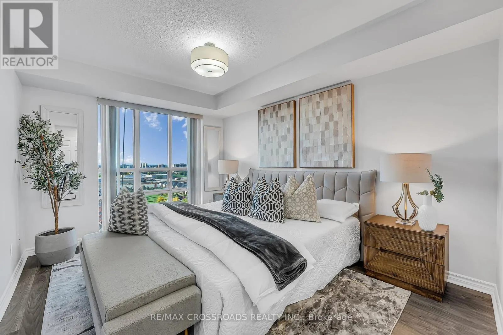 1307 - 8 MONDEO DRIVE