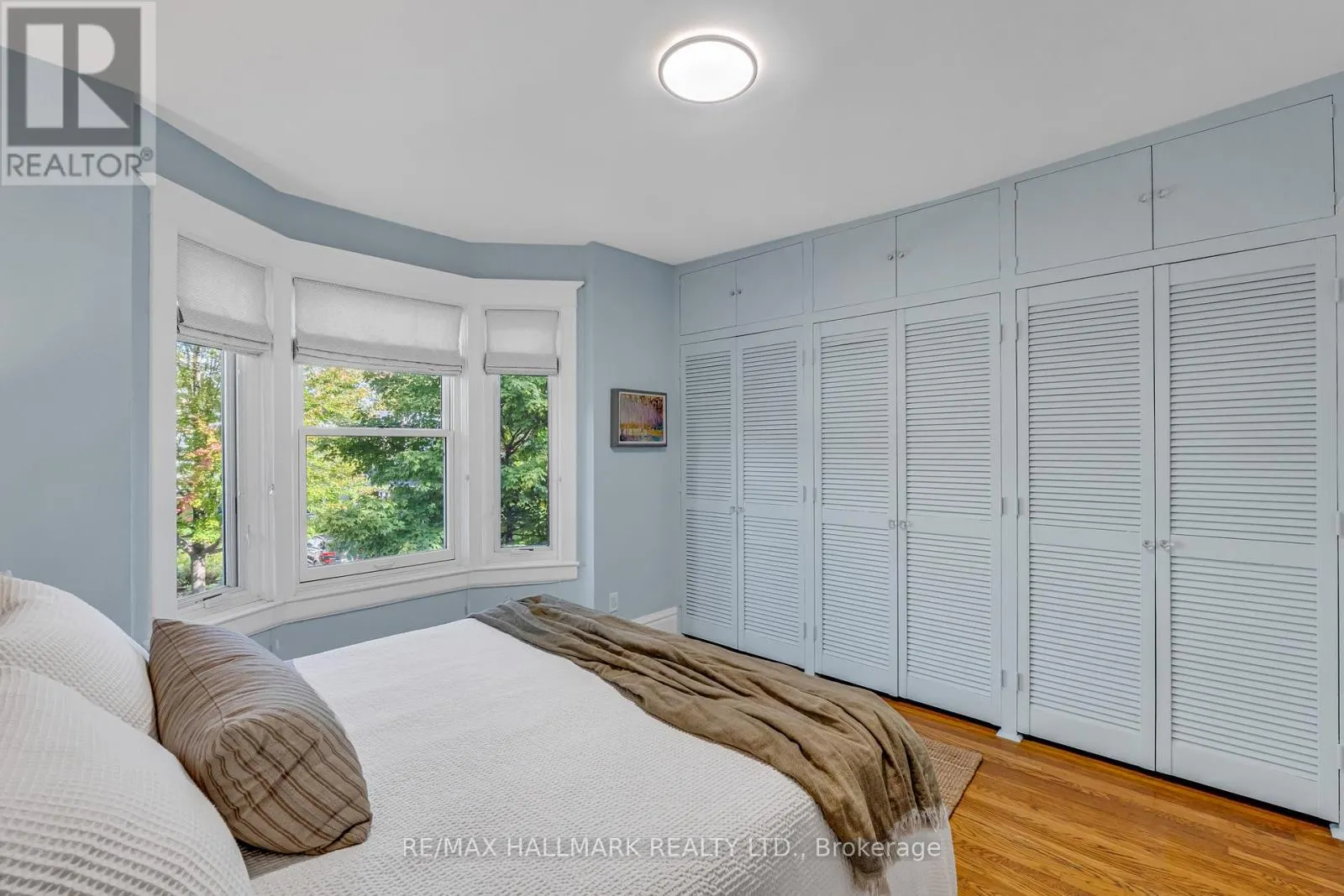 63 EASTMOUNT AVENUE