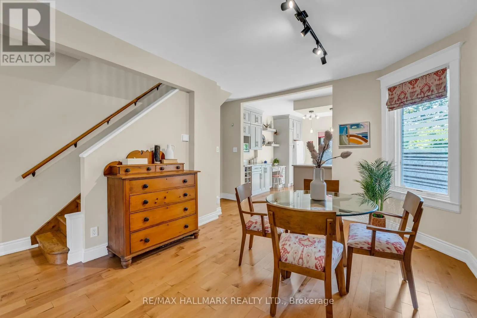 63 EASTMOUNT AVENUE