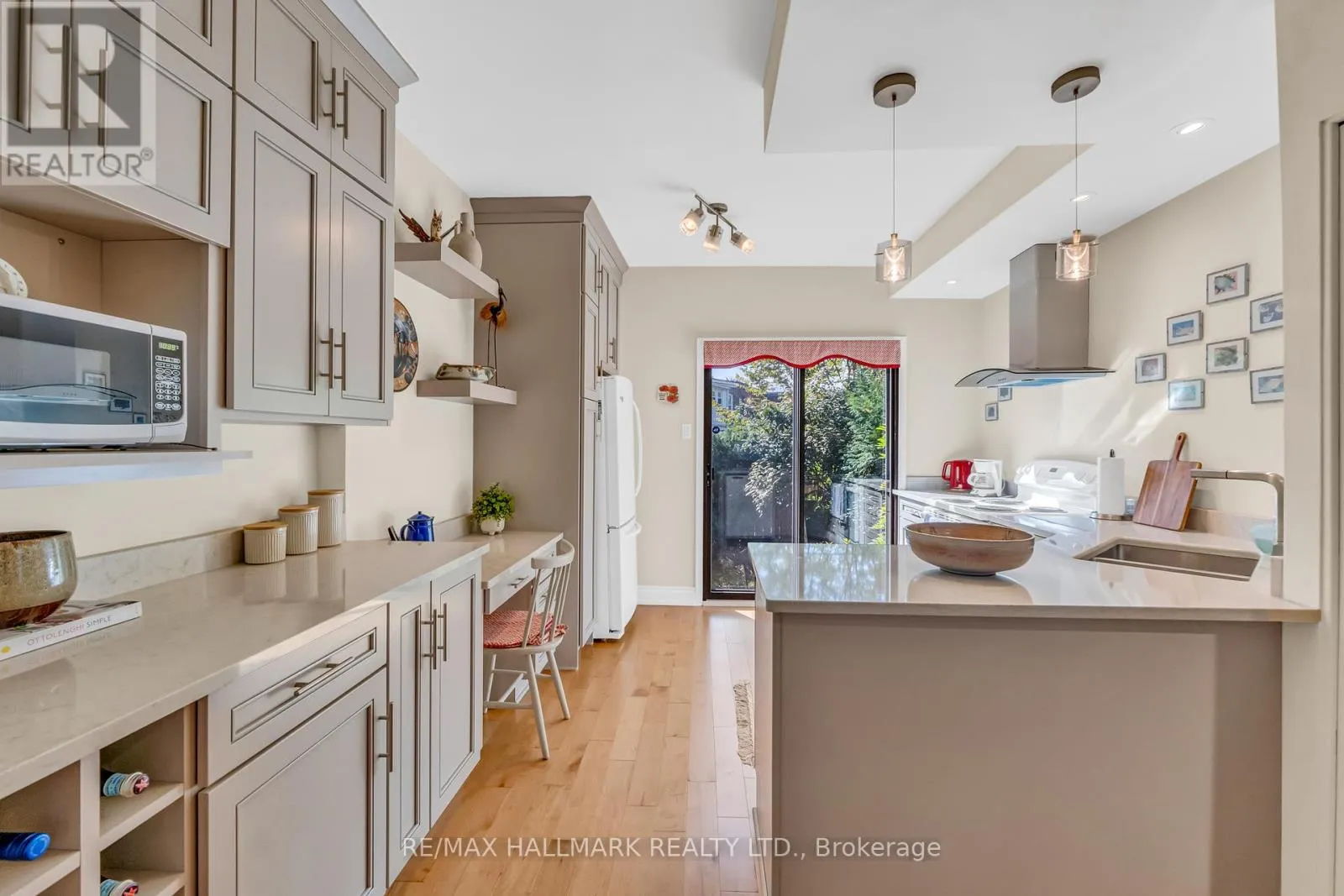 63 EASTMOUNT AVENUE