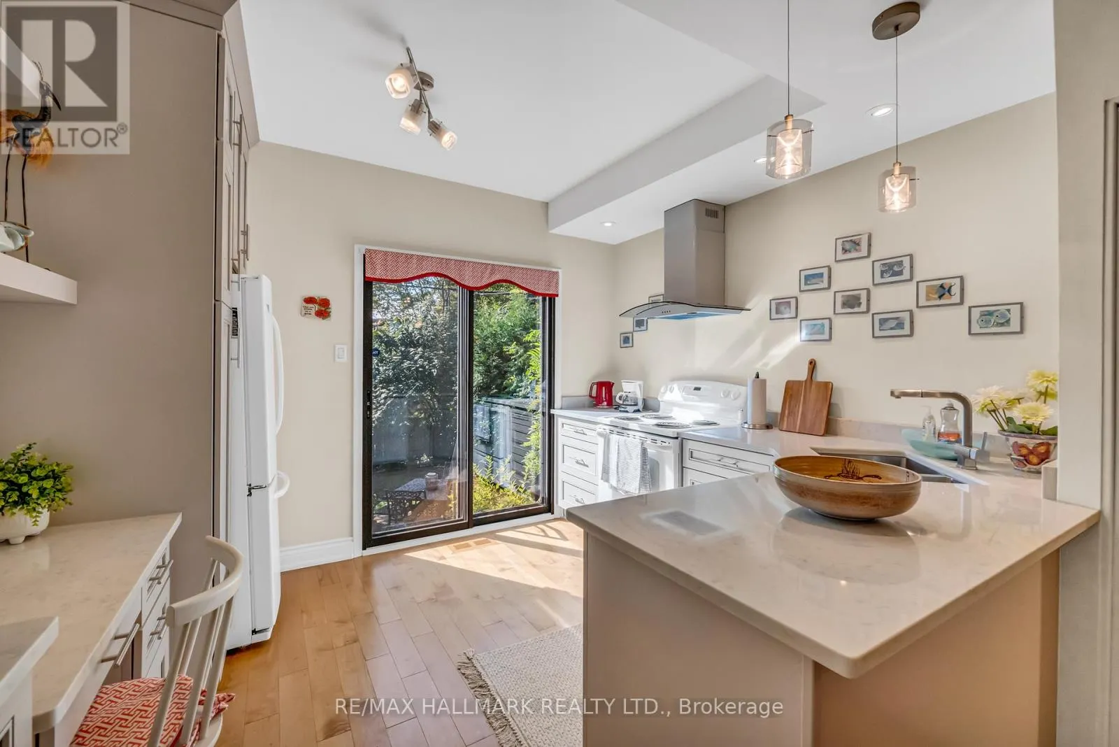 63 EASTMOUNT AVENUE