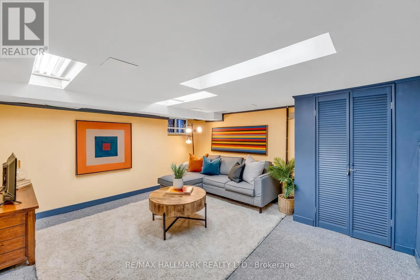 63 EASTMOUNT AVENUE