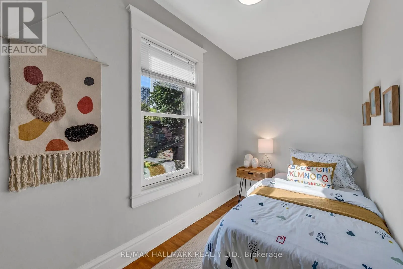 63 EASTMOUNT AVENUE