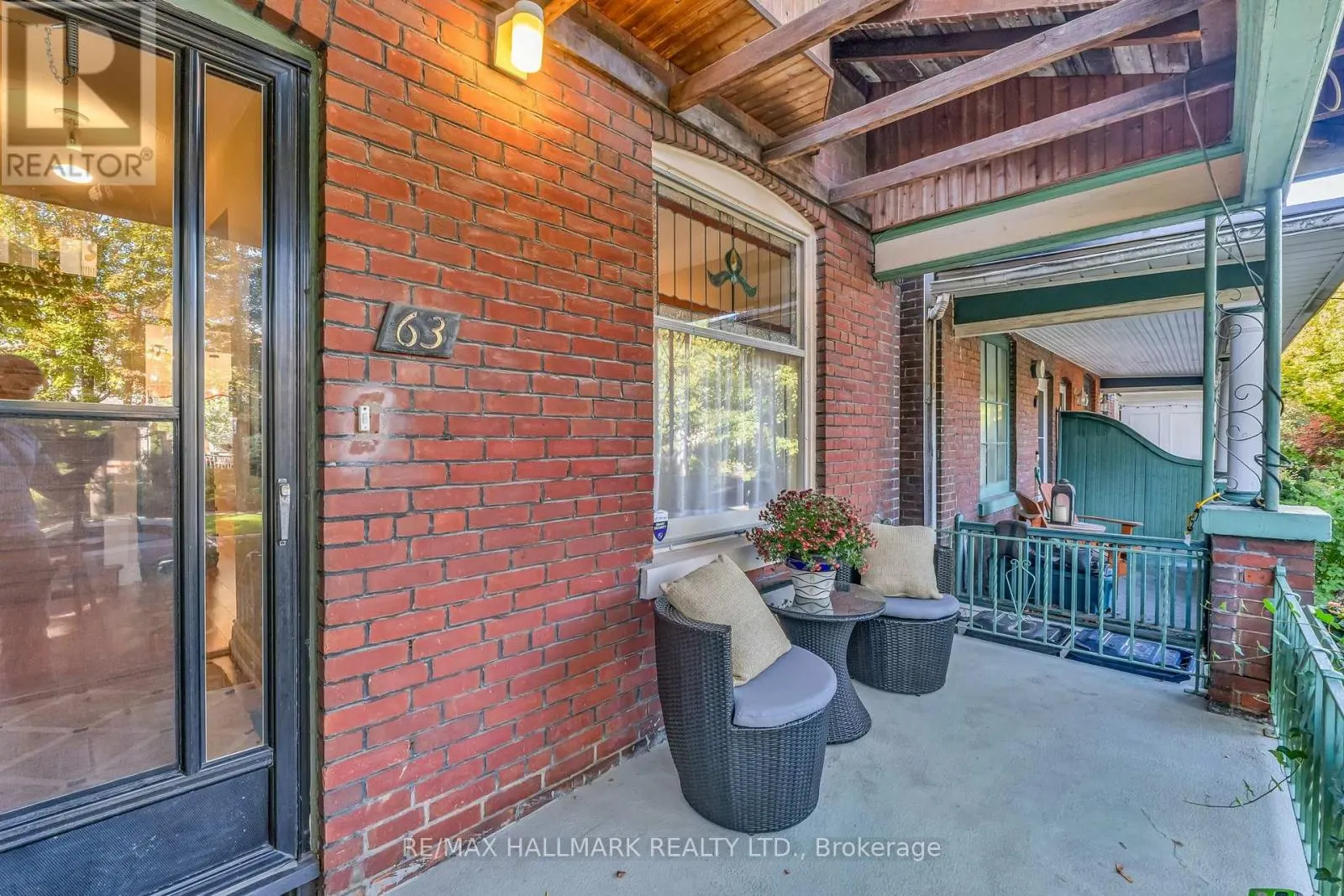 63 EASTMOUNT AVENUE