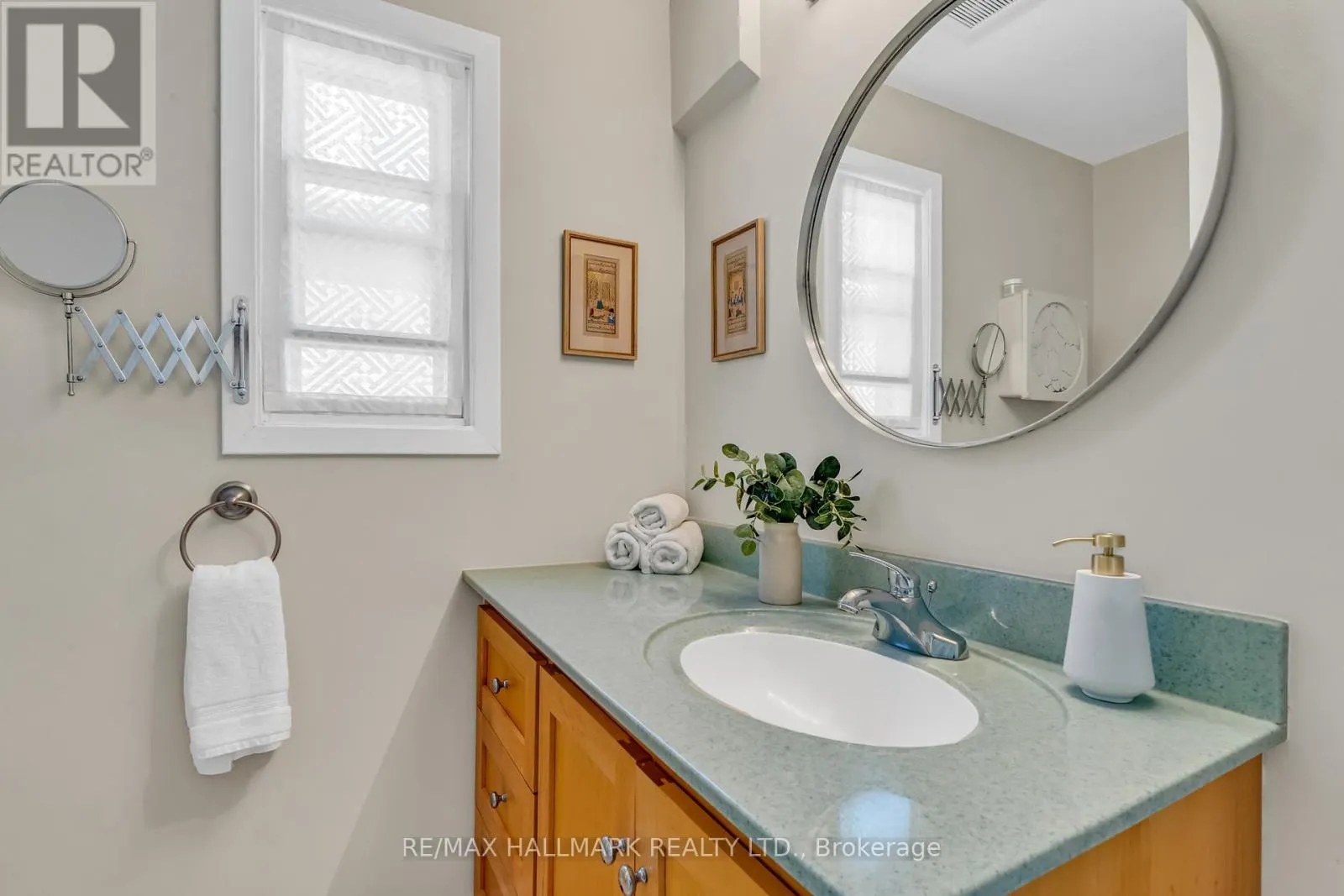 63 EASTMOUNT AVENUE