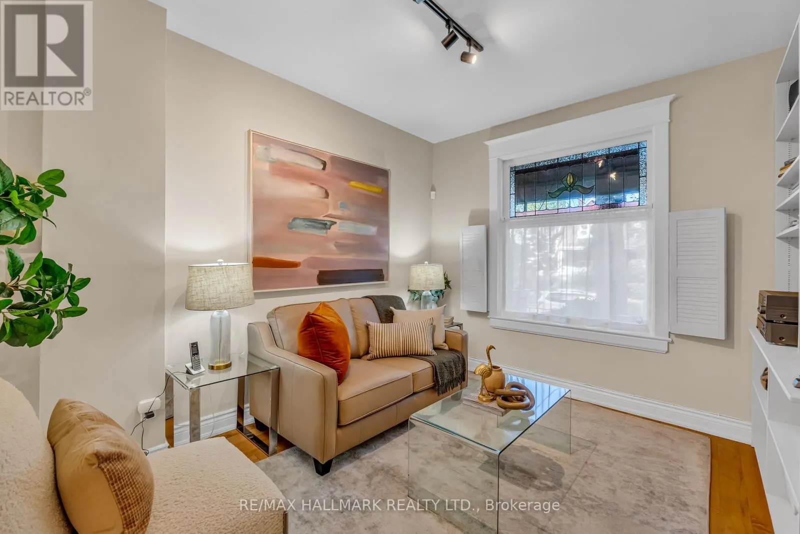63 EASTMOUNT AVENUE