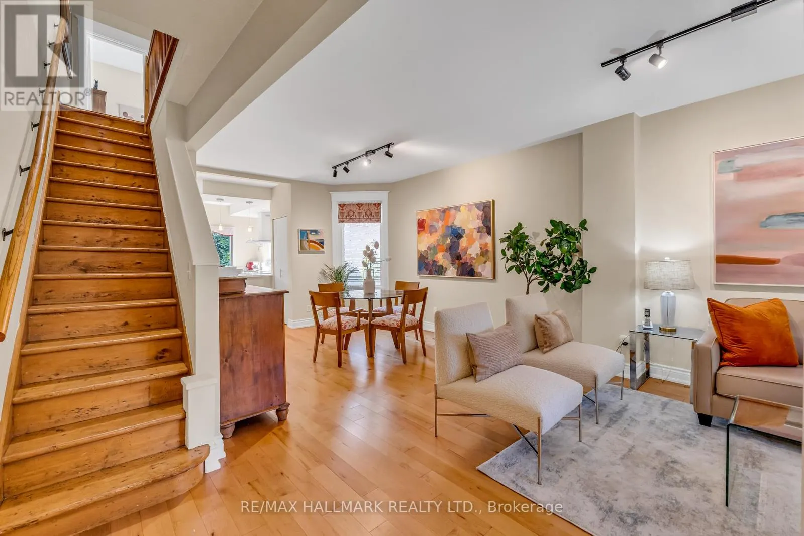 63 EASTMOUNT AVENUE