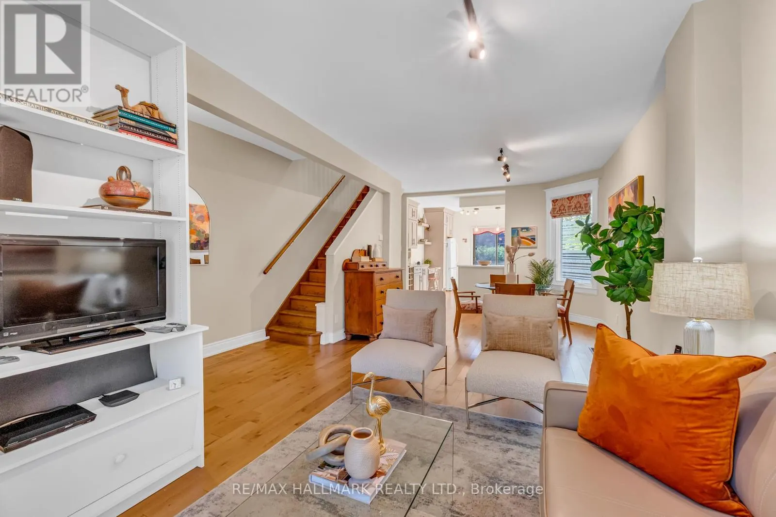 63 EASTMOUNT AVENUE