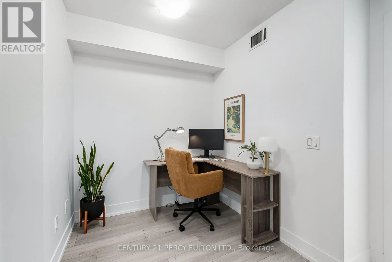 1308 - 1215 BAYLY STREET