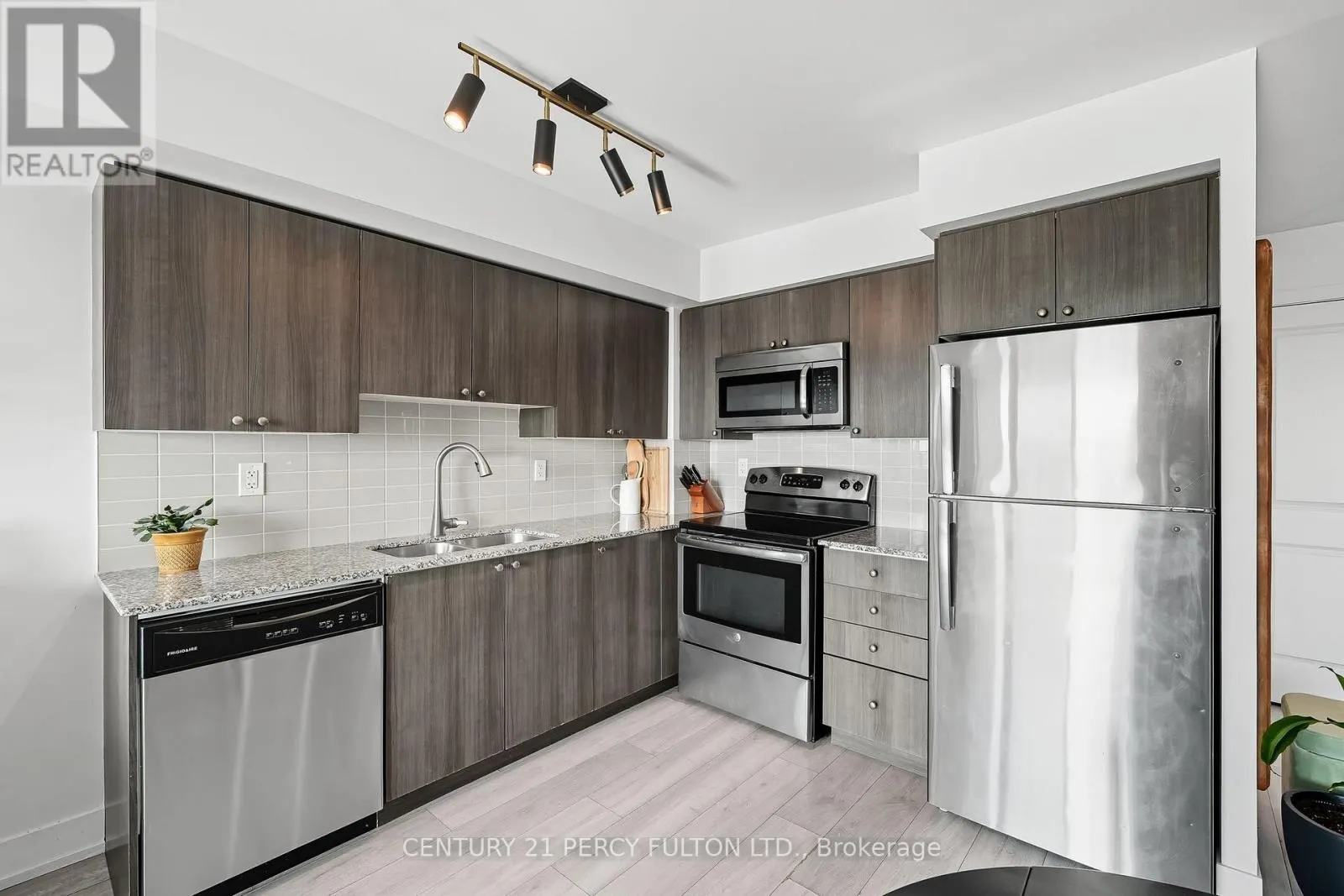 1308 - 1215 BAYLY STREET