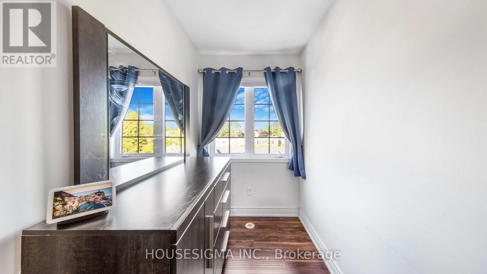 18 LOVEGROVE LANE
