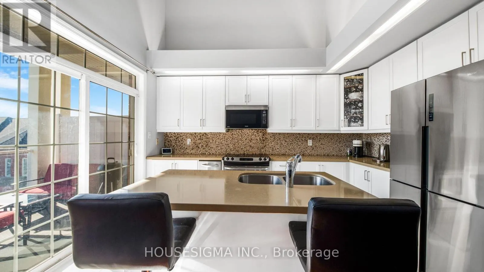 18 LOVEGROVE LANE