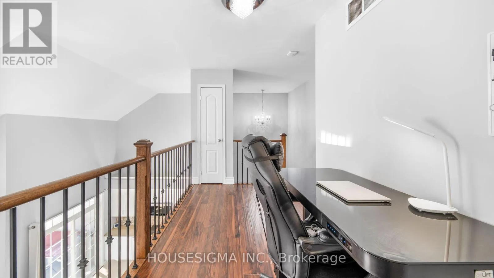 18 LOVEGROVE LANE